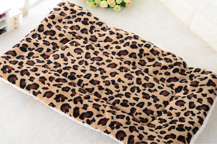 Leopard print plush flannel pet blanket